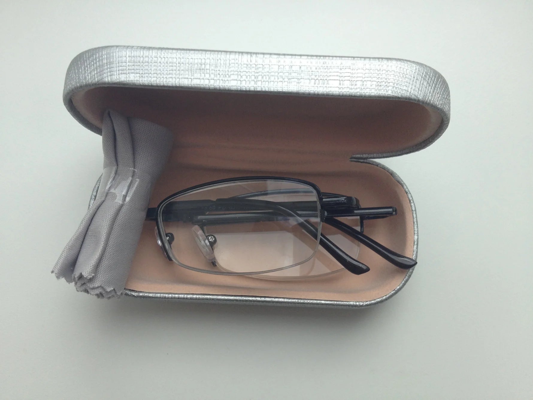 Læsebrille som kan foldes sammen