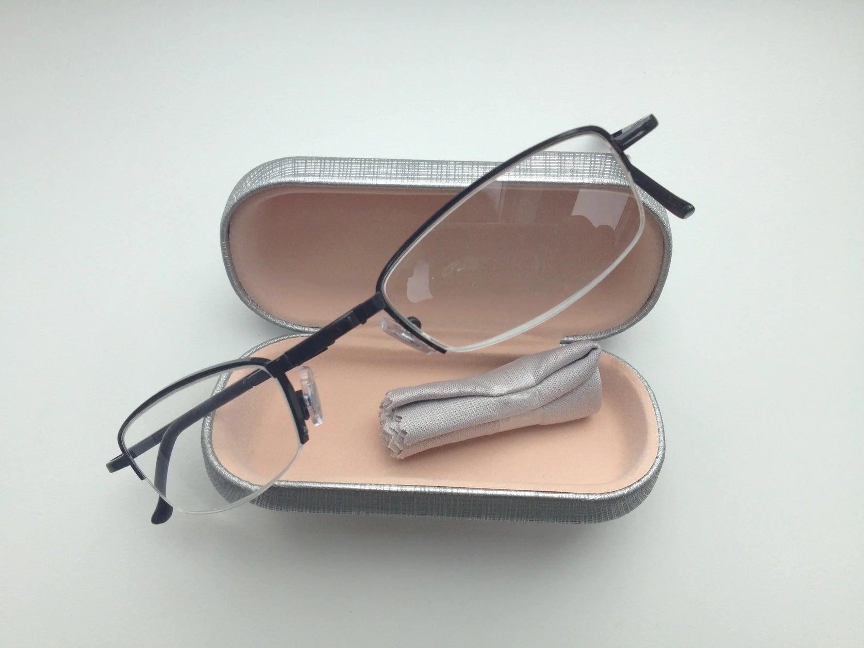Læsebrille som kan foldes sammen
