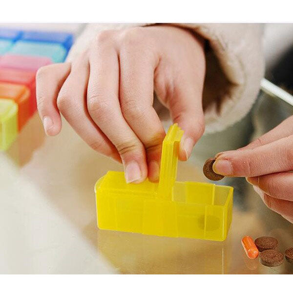 Pilleæske med anordning til gøre en pille mindre